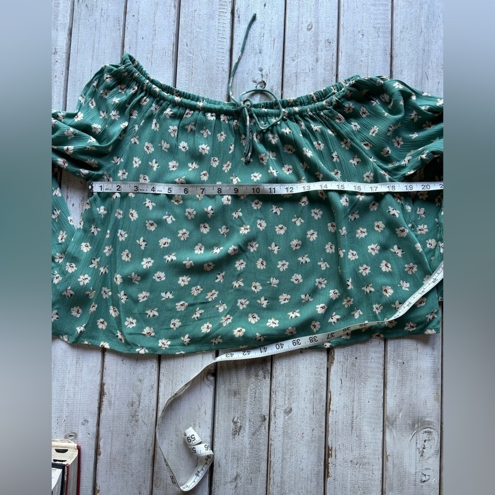 Billabong | Bell Sleeve Off-Shoulder Floral Top | M | Green - Picture 3 of 11